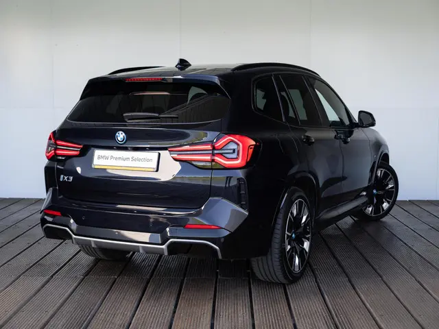 BMW iX3 High Executive 80 kWh 2022 Elektrisch 2