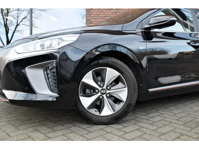 Hyundai IONIQ Premium EV 2018 Elektrisch 19