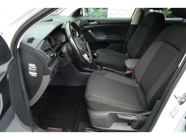 Volkswagen T-Cross 1.0 TSI Life 2019 Benzine 4