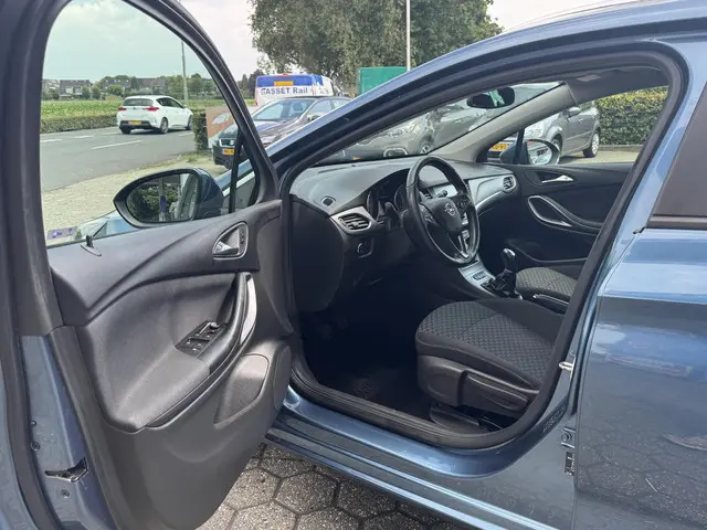Opel Astra Sports Tourer 1.4 Business+ 2017 Benzine 12
