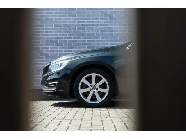 Volvo V60 T3 150 pk Momentum Automaat 2014 Benzine 28