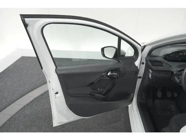 Peugeot 208 PureTech 82 Signature 2018 Benzine 59