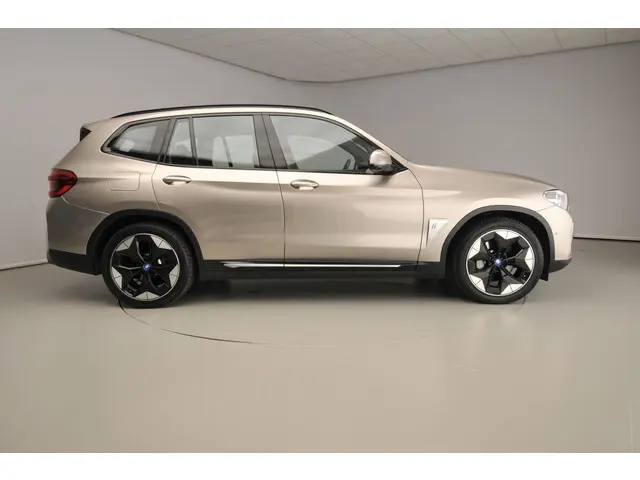 BMW iX3 High Executive 80 kWh 2021 Elektrisch 4
