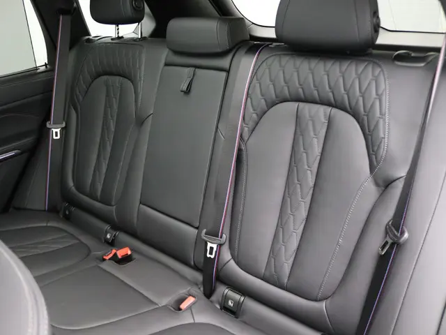 BMW X5 xDrive50e 2024 Hybride Benzine 42