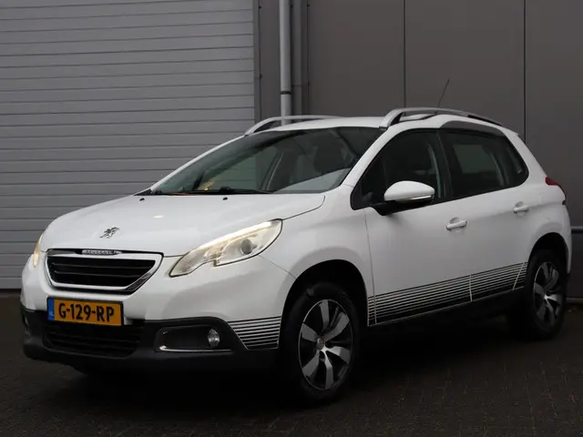 Peugeot 2008 1.6 e-HDi Allure xenon LM navi 2014 Diesel 5