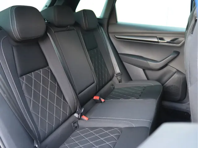 Škoda Karoq 1.5 TSI ACT Sportline 2019 Benzine 24
