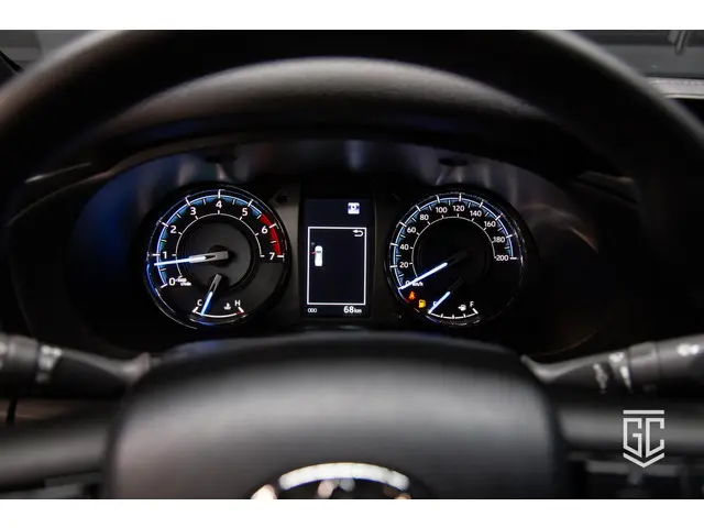 Toyota Hilux 4.0 Double Cab Adventure 2024 Benzine 12