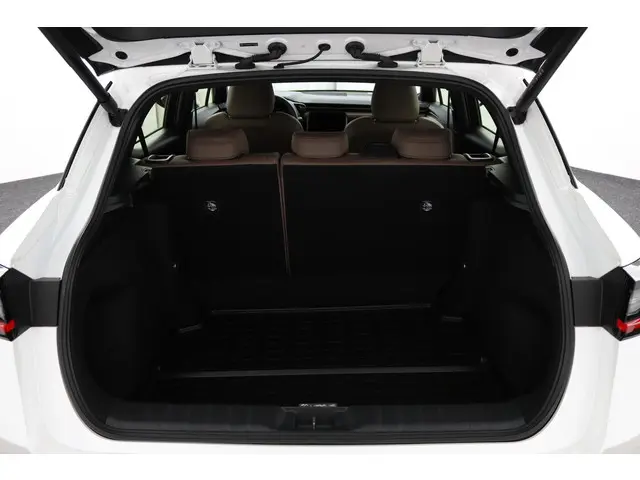 Lexus LBX Elegant 2WD 2024 Hybride Benzine 23