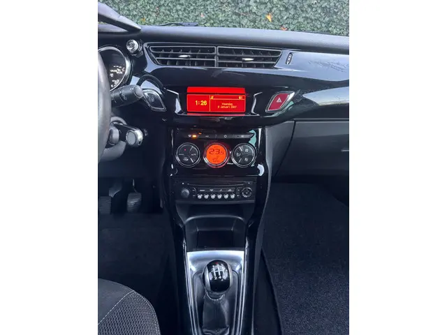 Citroën DS3 1.2 VTi So Chic 2013 Benzine 6