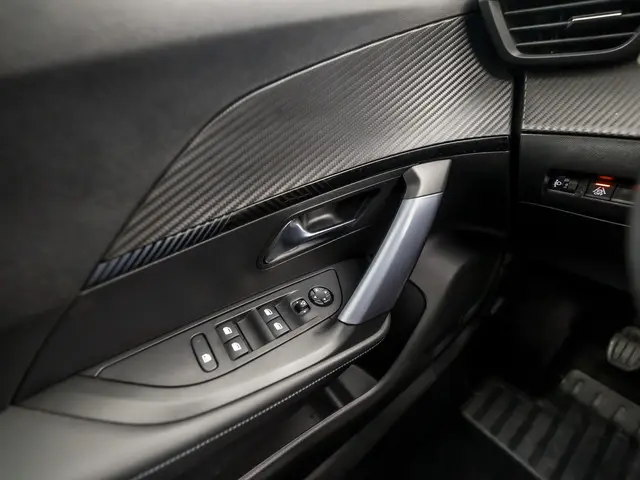 Peugeot 2008 1.2 PureTech Allure Sport 2020 Benzine 24