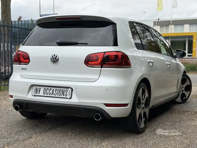 Volkswagen Golf 2.0 GTI 2012 Benzine 14