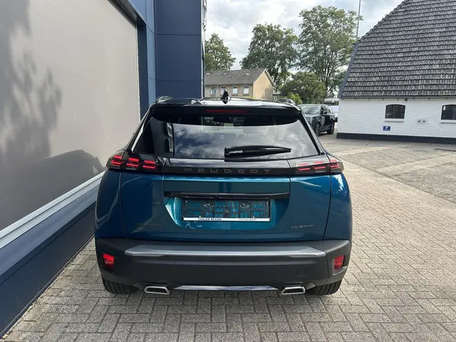 Peugeot 2008 1.2 Hybrid 145 GT 2025 Hybride Benzine 6