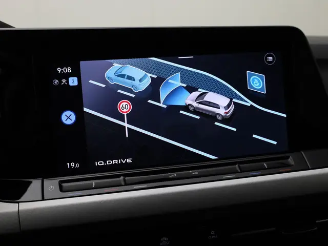 Volkswagen Golf 1.0 TSI 110PK Life 2023 Benzine 37