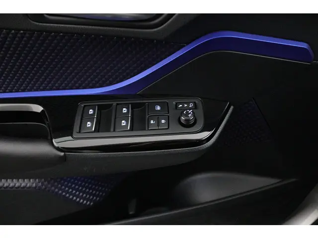 Toyota C-HR 1.2 Bi-Tone 2017 Benzine 28