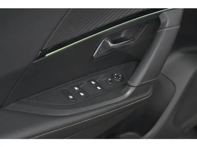 Peugeot 2008 PureTech 130 GT-Line 2020 Benzine 23