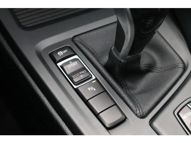 BMW X1 sDrive18i High Executive 2019 Benzine 31