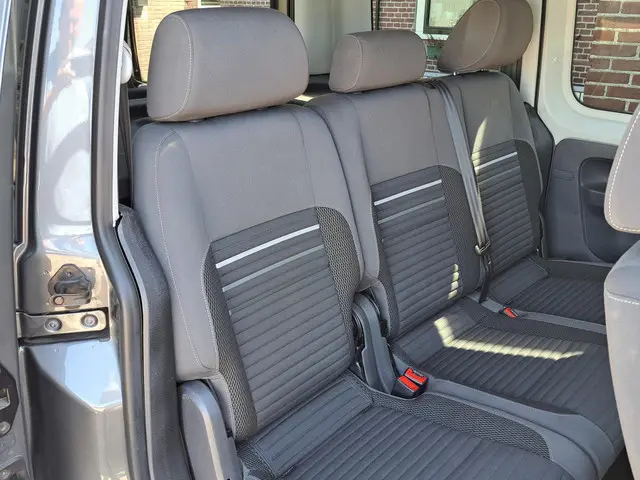 Volkswagen Caddy 1.2 TSI Highline 2015 Benzine 24