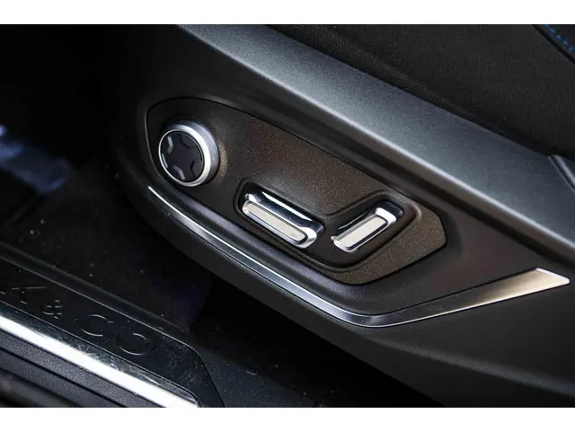 Lynk & Co 01 1.5 2023 Hybride Benzine 22