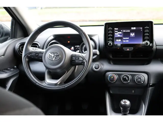 Toyota Yaris 1.5 VVT-i Dynamic 125pk 2023 Benzine 29