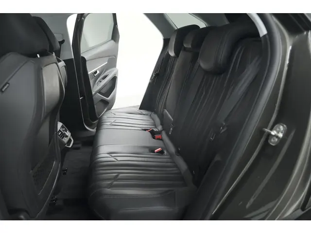 Peugeot 3008 PureTech 130 EAT6 Allure 2017 Benzine 32