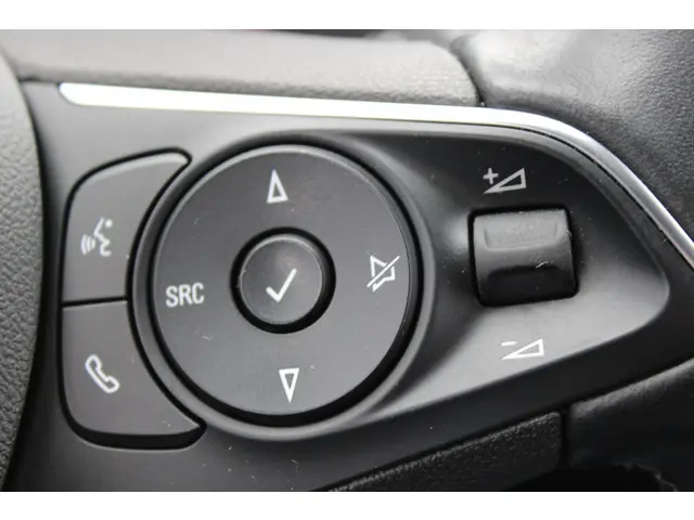Opel Grandland X 1.2T 130 INNOVATION 2020 Benzine 20