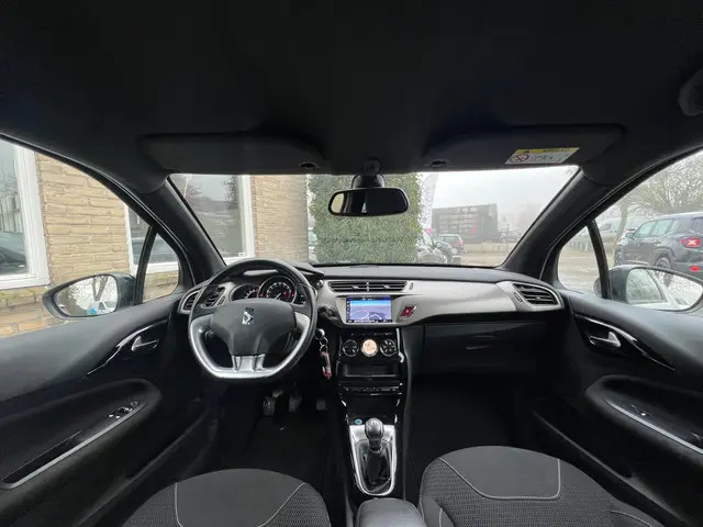 DS DS 3 1.2 PureTech Business Navigatie 2017 Benzine 6