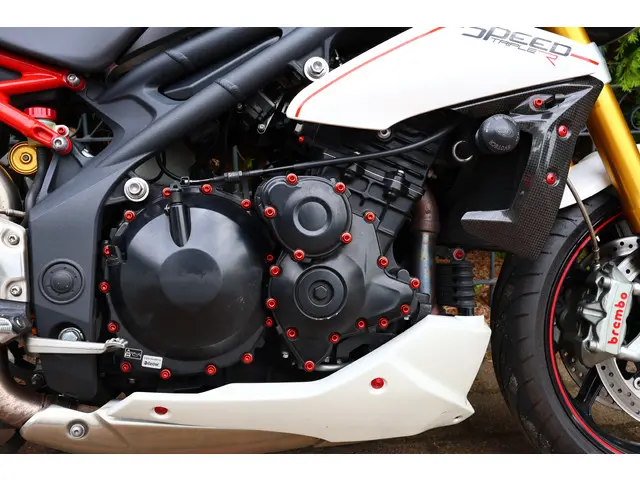 Triumph Speed Triple R 1050 ABS 2012 Benzine 17