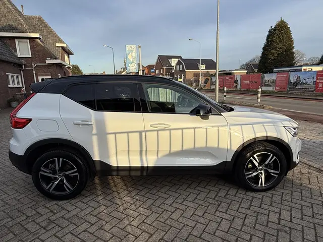 Volvo XC40 2.0 T4 190 pk R-Design 2018 Benzine 7