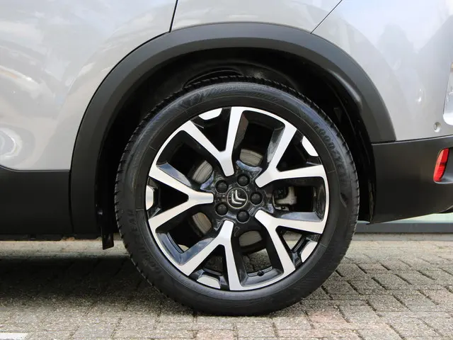 Citroën C5 Aircross 1.6 PureTech Shine 2019 Benzine 27