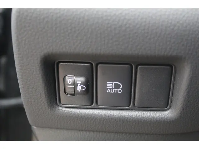 Toyota C-HR 1.8 Hybrid Dynamic 2023 Hybride Benzine 21