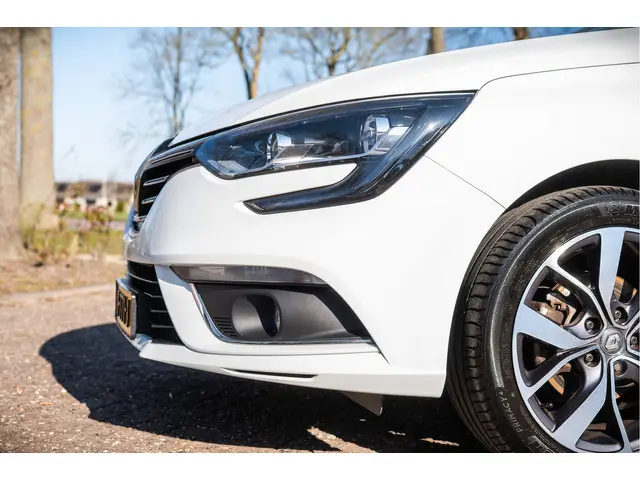 Renault Mégane TCe 130 Bose 2016 Benzine 16