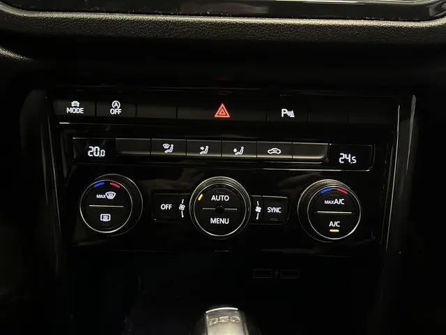 Volkswagen T-Roc 1.5 TSI 150pk DSG R-line 2018 Benzine 23