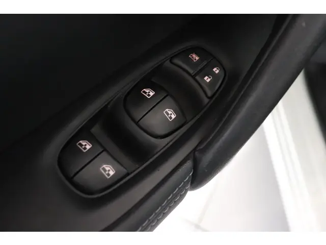 Nissan QASHQAI 1.3 DIG-T N-Connecta 2020 Benzine 28