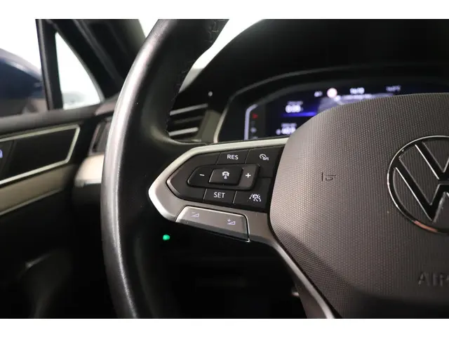 Volkswagen Passat 1.5 TSI R-Line Business + 2022 Benzine 20