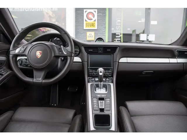 Porsche 911 3.8 Carrera 4S 2013 Benzine 21
