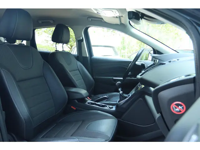 Ford Kuga 1.5 TITANIUM 2015 Benzine 10
