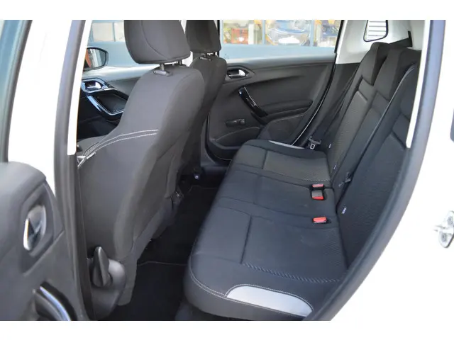 Peugeot 2008 1.2 VTi Access automaat 2014 Benzine 13