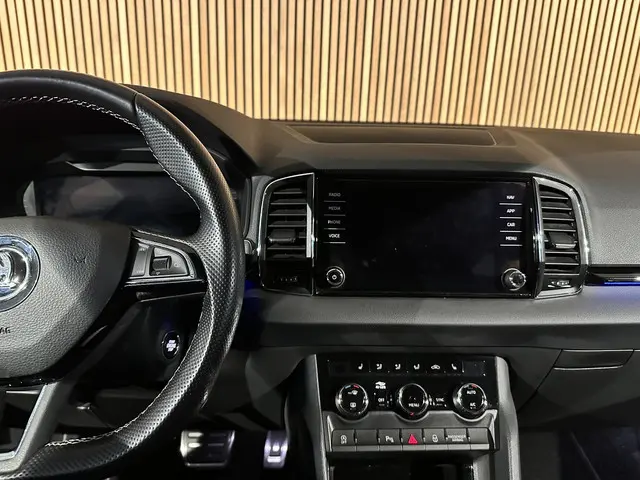 Škoda Karoq 1.5 TSI ACT Sportline Business 2020 Benzine 18