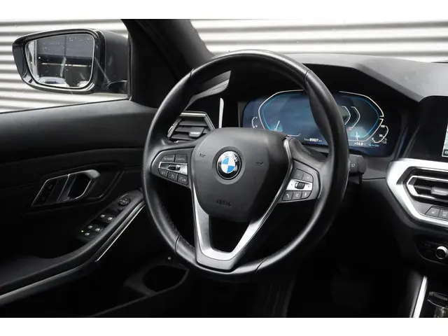BMW 3 Serie Touring 330e 2021 Hybride Benzine 24