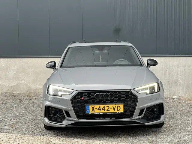 Audi RS4 3