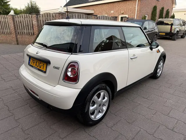 MINI One Mini 1.6 Business Line Org NL 2012 Benzine 7
