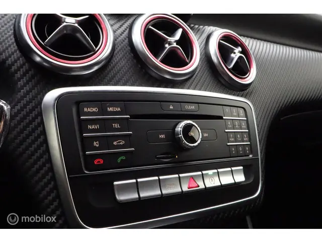 Mercedes-Benz A-Klasse 160 AMG-LINE 2017 Benzine 29