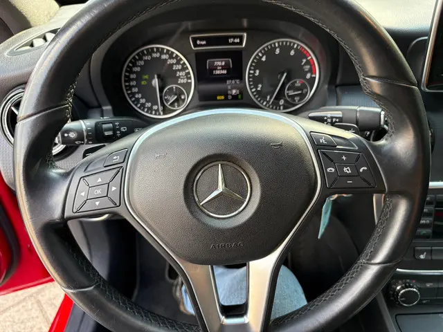 Mercedes-Benz A-Klasse 200 Prestige 2013 Benzine 9
