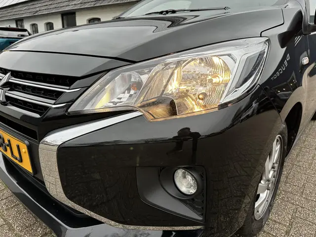 Mitsubishi Space Star 1.2 Intense 2022 Benzine 40