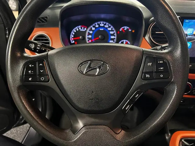 Hyundai i10 1.0i i-Motion Comfort 2015 Benzine 18