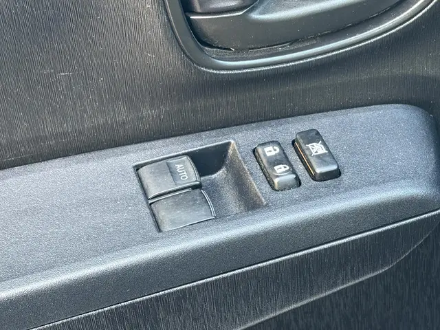 Toyota Yaris 1.3 VVT-i Now 2014 Benzine 33