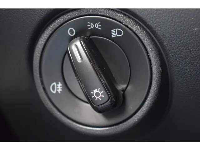 SEAT Mii 1.0 Style 5Drs Dynamic 2014 Benzine 21