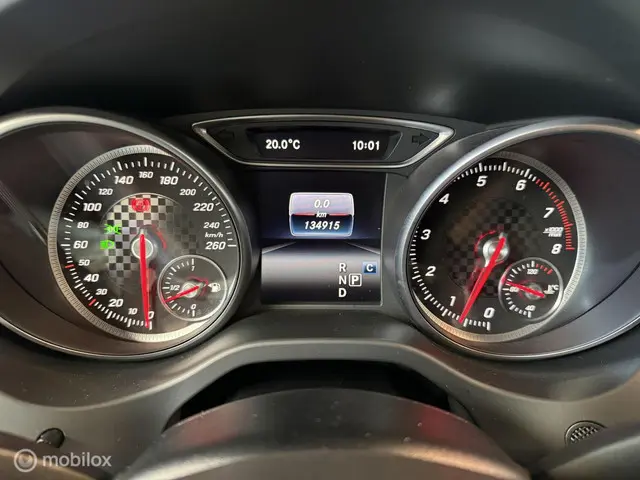 Mercedes-Benz A-Klasse 180 Edition AMG 2018 Benzine 16