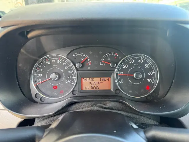 Fiat Punto 1.2 69cv Pop 2012 Benzine 12