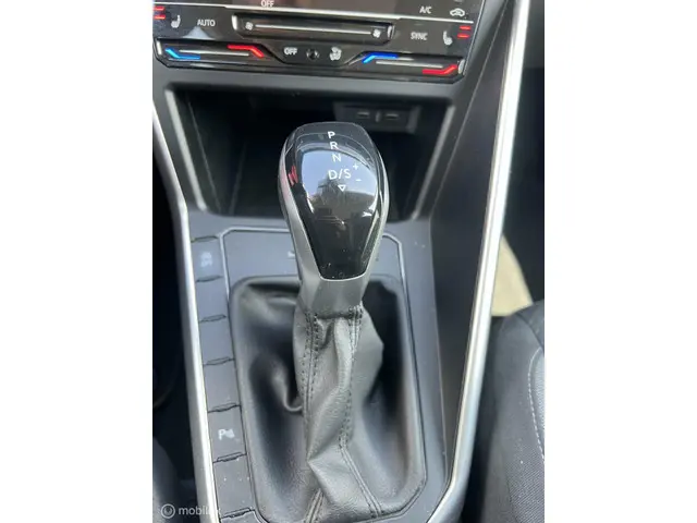 Volkswagen Polo 1.0 TSI Life 2022 Benzine 12